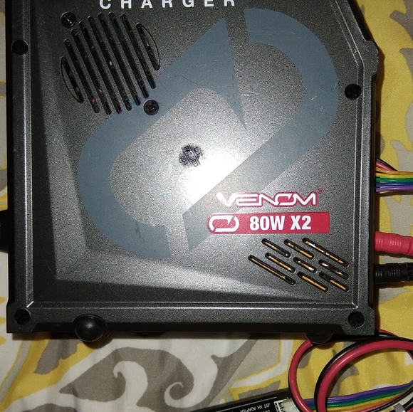 Venom 80w X2 battery charger - Picture 1 of 10